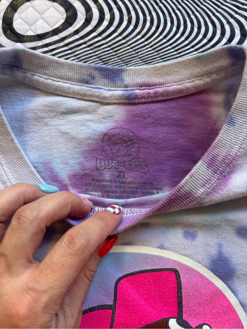 Buc-ee's Tie-Dye Short Sleeve Tee - Purple & Pink Graphic - Picture 3 of 6